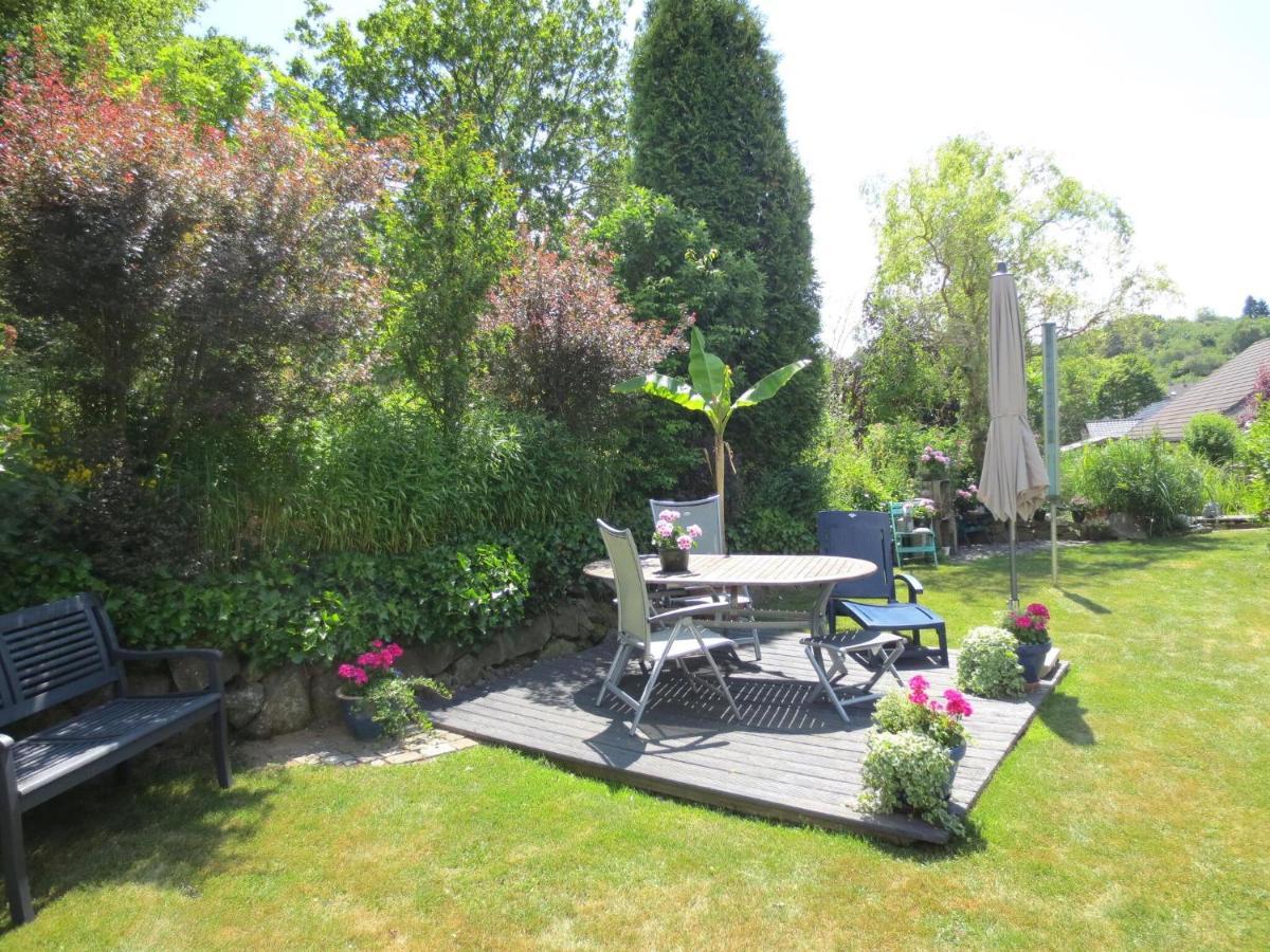 Holiday Flat With Idyllic Garden In Daun Extérieur photo
