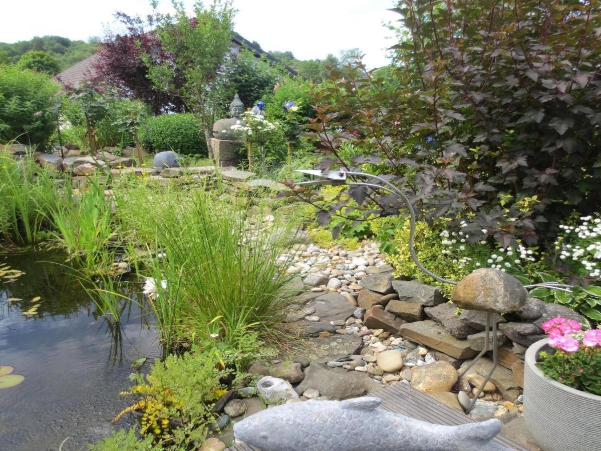 Holiday Flat With Idyllic Garden In Daun Extérieur photo